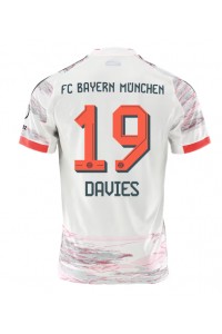 Bayern Munich Alphonso Davies #19 Jalkapallovaatteet Vieraspaita 2025-26 Lyhythihainen